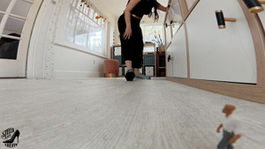 stellalibertyvideos.com - Giantess MILF Searches for You thumbnail